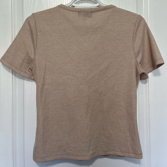 Tan short sleeve t-shirt - Picture 3 of 3